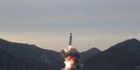 Imagem sem data definida de um teste de míssil divulgada pela Coreia do Norte  Foto: EFE