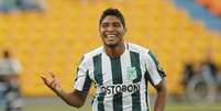 Luiz Carlos Ruiz comemorando gol pelo Atlético Nacional(David Sanchez/El Tiempo)  Foto: Lance!