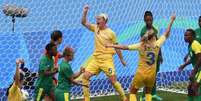 Gol de Nilla Fischer deu à Suécia a primeira vitória dos Jogos Olímpicos (Foto: VANDERLEI ALMEIDA/AFP)  Foto: Lance!