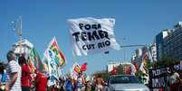Protesto Fora Temer em frente ao Copacabana Palace, em Copacabana, zona sul do Rio de Janeiro (RJ), na manhã desta sexta-feira (5).  Foto: Alessandro Buzas/Futura Press