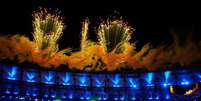 Fogos de artifício formam a palavra Rio no Maracanã  Foto: EFE