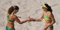 Larissa e Talita fazem bonito no vôlei de praia  Foto: Shaun Botterill / Getty Images