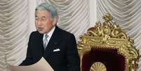 O imperador japonês falou em dificuldade de exercer suas funções pelas limitações impostas pela idade elevada e pela saúde  Foto: Getty Images