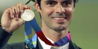 Rodrigo Pessoa recebeu a medalha de ouro  em Salto individual nas Olimpíadas de  Atenas, em 2004  Foto: Divulgação FEI
