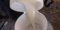 Cápsulas desenvolvidas por Maria Vitória tornam leite bom para consumo dos intolerantes à lactose  Foto: Agência Brasil