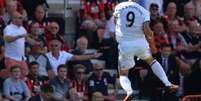 Para Mourinho, Ibrahimovic dará um salto de qualidade na Premier League (GLYN KIRK / AFP)  Foto: Lance!