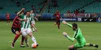 Kleber perdeu duas chances claras ainda no primeiro tempo diante do Leão. (Divulgação/Coritiba)  Foto: Lance!