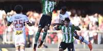 São Paulo e Coritiba em duelo no Morumbi (Foto: Mauro Horita/Lancepress!)  Foto: Lance!