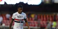 São Paulo, de Michel Bastos, vive mau momento desde a eliminação na semifinal da Libertadores  Foto: Marcos Bezerra / Futura Press