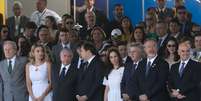 O presidente Michel Temer e a primeira-dama Marcela Temer durante desfile de 7 de Setembro, na Esplanada dos Ministérios. Participam da solenidade (da esquerda para direita) Ricardo Lewandowski, presidente do STF, deputado Rodrigo Maia, presidente da Câmara dos Deputados, Rodrigo Rollemberg, governador do DF, e ministros Raul Jungmann, da Defesa, e Alexandre de Moraes, da Justiça   Foto: Wilson Dias/Agência Brasil