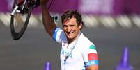 Ex-piloto da Fórmula 1 e Indy, o italiano Alex Zanardi, que perdeu as duas pernas em um acidente automobilístico, foi medalha de ouro na Paralimpíada de Londres no ciclismo  Foto: Getty Images