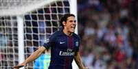 Cavani comemora gol na partida contra o Arsenal pela Liga dos Campeões (FOTO:AFP)  Foto: Lance!