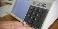 Os criminosos prometiam a candidatos fraudar urnas eletrônicas  Foto: Agência Brasil
