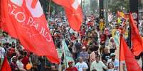 Manifesta&ccedil;&atilde;o contra o governo federal, organizada pelo Povo sem Medo e Frente Brasil Popular, na Avenida Paulista  Foto: Ag&ecirc;ncia Brasil