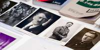 Documentos encontrados na c&aacute;psula do tempo nazista s&atilde;o exibidos no Museu Nacional de Szczecin, na Pol&ocirc;nia.  Foto: EPA / BBCBrasil.com