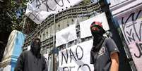 Estudantes seguem ocupando o pr&eacute;dio da Escola Estadual Caetano de Campos, na Consola&ccedil;&atilde;o, regi&atilde;o central de S&atilde;o Paulo (SP), na manh&atilde; deste s&aacute;bado (8)  Foto: Renato S. Cerqueira / Futura Press