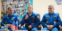O astronauta americano da Nasa, Shane Kimbrough e os cosmonautas russos Sergei Rizhikov (comandante) e Andrei Borisenko  Foto: EFE