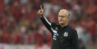 Dorival exaltou superioridade do Internacional (Foto: Jeferson Guareze/AGIF)  Foto: Lance!