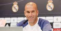 Zidane, em coletiva nesta sexta-feira (Foto: Reprodução / Twitter Real Madrid)  Foto: Lance!
