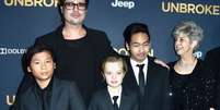 Pax, de 12 anos, e Shilon, de 10, revelaram &agrave; m&atilde;e, Angelina Jolie, o desejo de morar com o pai, Brad Pitt  Foto: Getty Images / PurePeople