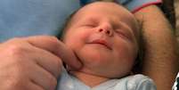 Teddie passou cinco meses "escondido" no útero da mãe  Foto: BBC / BBC News Brasil