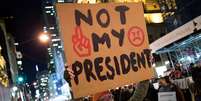 Manifestantes protestam contra a eleição de Donald Trump em Nova York  Foto: Getty Images