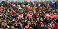 Milhares de manifestantes pedem a renúncia da presidente da Coreia do Sul  Foto: Getty Images