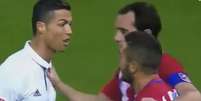 Cristiano Ronaldo teve um entrevero com Koke, na segunda etapa do clássico (Foto: Reprodução / Youtube)  Foto: Lance!