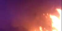 Bombeiros trabalham para apagar chamas em convento  Foto: Reprodução