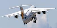 Aeronave tipo RJ85 semelhante ao que caiu na Col&ocirc;mbia.  Foto: EFE
