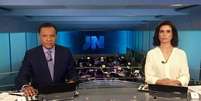Heraldo e Giuliana substitu&iacute;ram Bonner e Renata no telejornal (Foto: Reprodu&ccedil;&atilde;o/Facebook/@jornalnacional)  Foto: Sala de TV