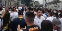 Torcida do Santos enfrentava filas para comprar ingressos (Foto: Léo Saueia)  Foto: Lance!