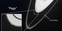Ao ser identificada, Peggy era uma mancha comprida e brilhante na borda do anel A de Saturno  Foto: NASA/JPL/Caltech/SSI