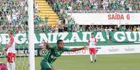 Niltinho comemora o gol que abriu o placar na Arena Condá  Foto:  Renato Padilha/Mafalda Press/Gazeta Press 