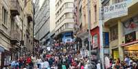 São Paulo - Movimento no comércio da Rua 25 de Março -  Foto: Agência Brasil
