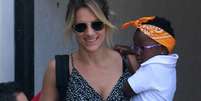 Giovanna Ewbank respondeu comentários de seus fãs sobre a filha, Títi, em vídeo publicado em seu canal no YouTube, Gioh, nesta sexta-feira, 3 de fevereiro de 2017  Foto: AGNews / PurePeople