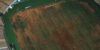 Sem manuten&ccedil;&atilde;o h&aacute; meses, gramado do Maracan&atilde; est&aacute; praticamente destru&iacute;do  Foto: Reuters