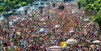 Desfile do bloco Então Brilha pelas ruas de Belo Horizonte   Foto: Agência Brasil