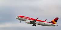 Imagem de arquivo de avião da Avianca operando no Aeroporto Internacional André Franco Montoro, em Cumbica, Guarulhos (SP).  Foto: Paulo Lopes/Futura Press