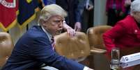 O presidente dos Estados Unidos, Donald Trump, participou hoje de um debate sobre a reforma de saúde realizada na Sala Roosevelt da Casa Branca, Washington, EUA  Foto: Shawn Thew / EFE