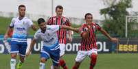 Lance durante a partida entre Santo André SP e Botafogo SP, válida pelo Campeonato Paulista 2017, no Estádio Bruno José Daniel, em Santo André (SP).  Foto: Rogerio Moroti/ Futura Press