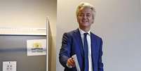 Geert Wilders, líder da extrema direita holandesa, vota em colégio de Haia.  Foto: EFE