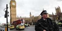 Ataque levou polícia a cercar arredores do Parlamento britânico, em Londres  Foto: Getty Images