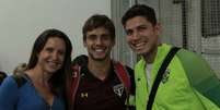 Medalhistas olímpicos, Maurren Maggi e Thiago Braz conheceram Rodrigo Caio no último domingo (26)  Foto: São Paulo / Divulgação