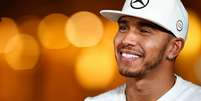 O piloto ingl&ecirc;s Lewis Hamilton &eacute; tricampe&atilde;o da F&oacute;rmula 1 e conhecido pela vida badalada, com direito a baladas com Justin Bieber e Neymar  Foto: AdoroCinema / AdoroCinema