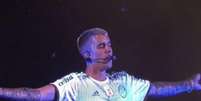 GALERIA: Justin Bieber se apresenta com a camisa do Palmeiras  Foto: Reprodução/Twitter / LANCE!