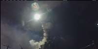EUA acusam governo sírio de usar armas químicas contra civis e lançam 59 mísseis Tomahawk.  Foto: BBC