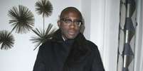 O estilista Edward Enninful é o primeiro homem e a primeira pessoa negra a assumir o comando da Vogue britânica  Foto: Victor Boyko/Getty / BBC News Brasil