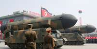 Coreia do Norte mostra seu poderio bélico durante desfile militar  Foto: Reuters