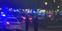 A Champs-Élysées, uma das principais avenidas de Paris, foi fechada após o tiroteio  Foto: BBC / BBC News Brasil